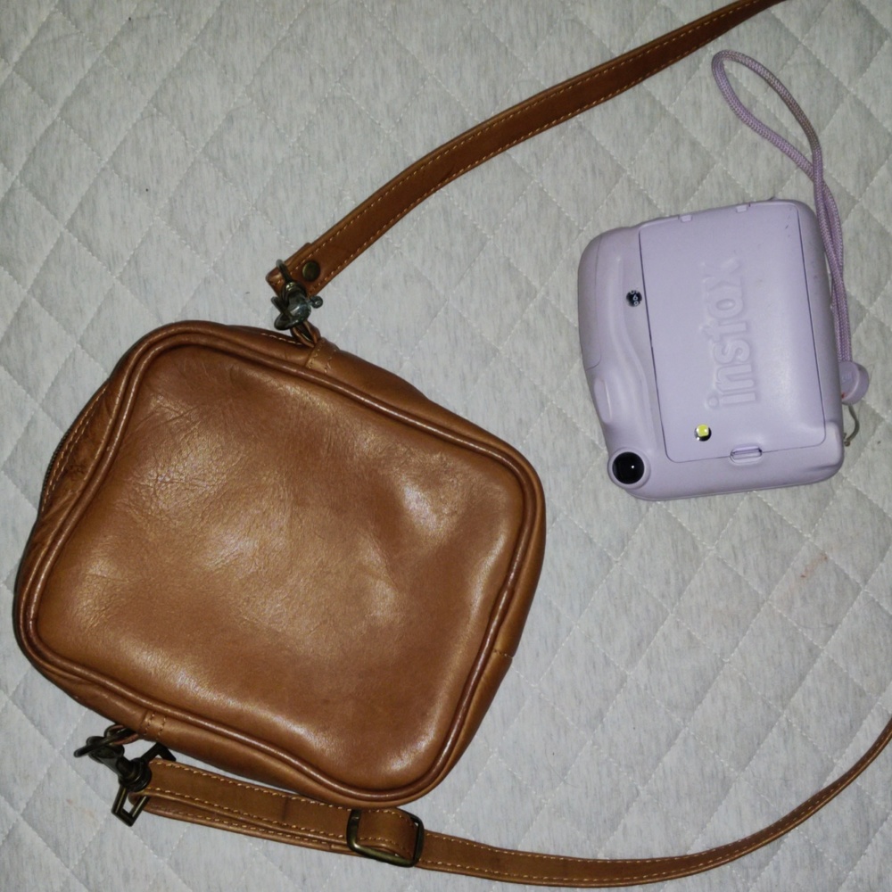 Instax, new with leather bag & fim in w extra film - Picture 7 of 8